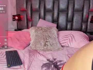 KilyeJones  live sex cam