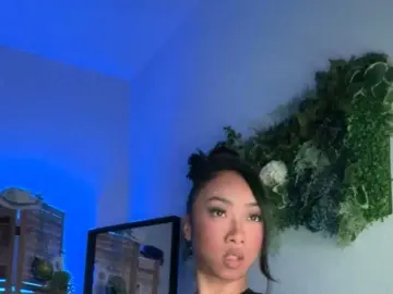 PreeminentJess  live sex cam