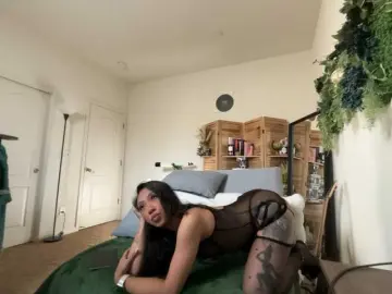 PreeminentJess  live sex cam