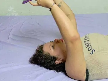 Milangela25  live sex cam