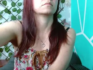 Salems83  live sex cam