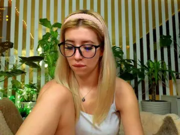 MiaLiaHot  live sex cam