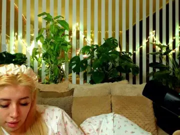 MiaLiaHot  live sex cam