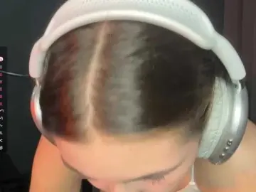 NydiaFuelling  live sex cam