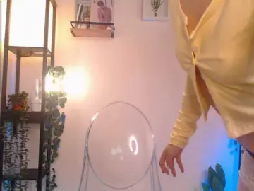 AdriaNochi  live sex cam