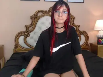 TaniaPierce  live sex cam
