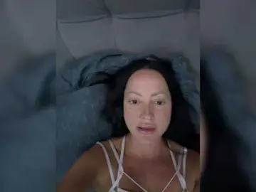 TerraBee69  live sex cam
