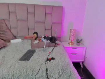 Pulis-bell  live sex cam