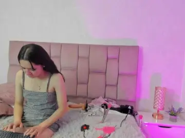 Pulis-bell  live sex cam