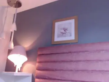 RavynRouge  live sex cam