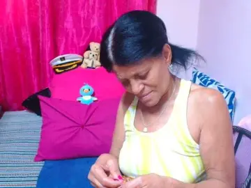 SLUTTYROXY  live sex cam