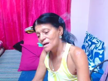 SLUTTYROXY  live sex cam