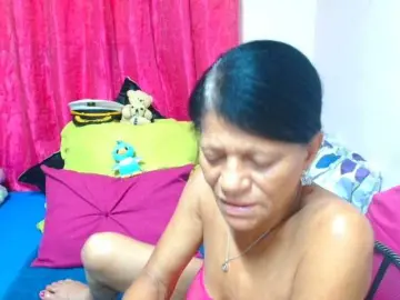 SLUTTYROXY  live sex cam