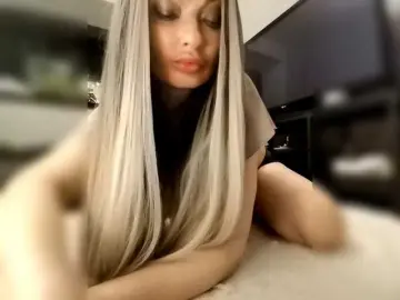 Sofaa  live sex cam