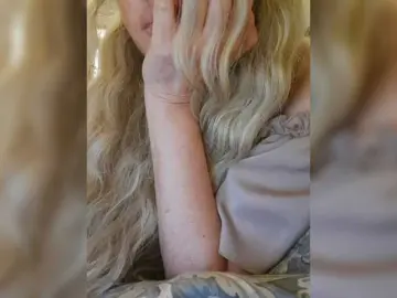 Sofaa  live sex cam