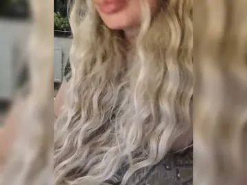 Sofaa  live sex cam