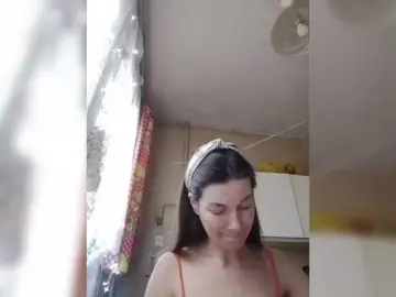 Zvezda2511  live sex cam