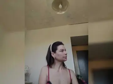 Zvezda2511  live sex cam