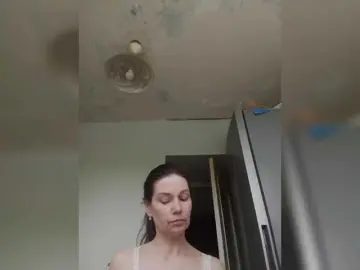 Zvezda2511  live sex cam