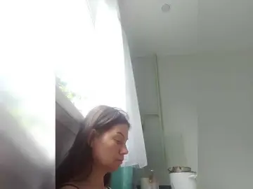 Zvezda2511  live sex cam
