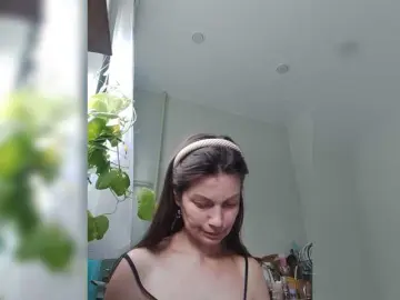 Zvezda2511  live sex cam
