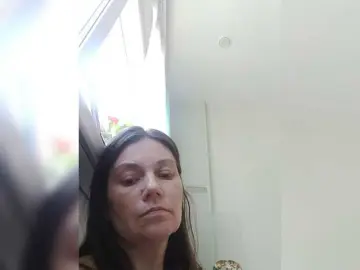 Zvezda2511  live sex cam