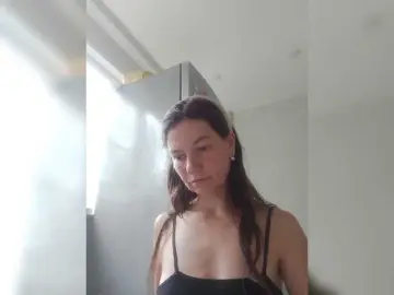 Zvezda2511  live sex cam