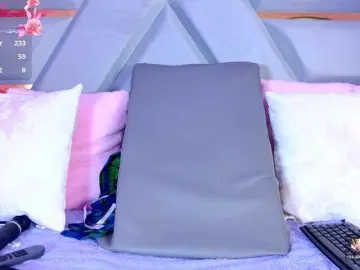 YesyHills  live sex cam