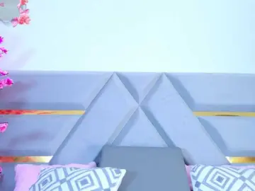 YesyHills  live sex cam