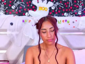 YesyHills  live sex cam
