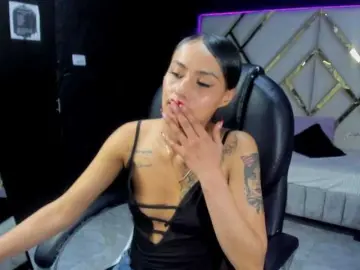 Emilytomson  live sex cam