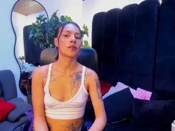 Emilytomson  live sex cam
