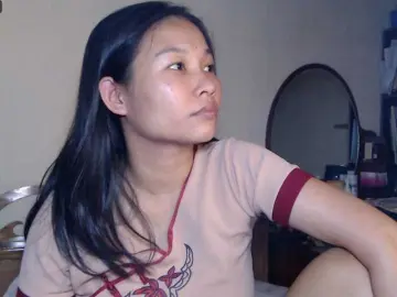 Whisperinrain  live sex cam