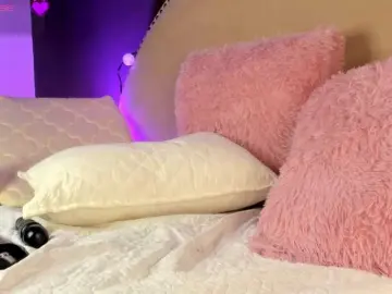 Kendall-19  live sex cam