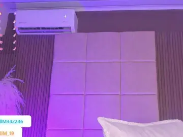 Kendall-19  live sex cam