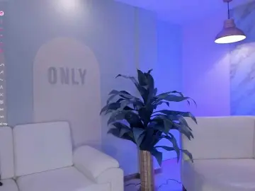 LizzHamilton  live sex cam