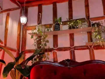 VictoriaMilan  live sex cam