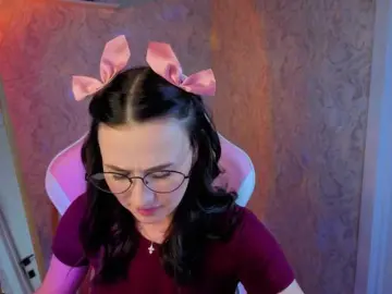 Kiki-angelll  live sex cam