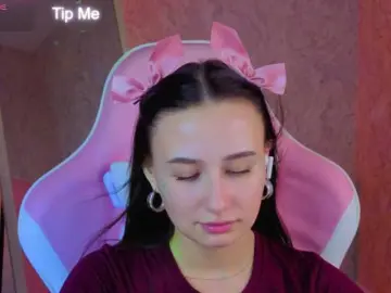 Kiki-angelll  live sex cam