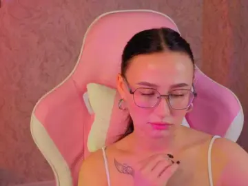Kiki-angelll  live sex cam