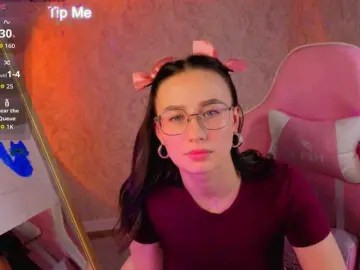 Kiki-angelll  live sex cam