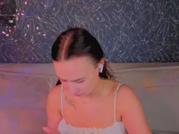 Kiki-angelll  live sex cam