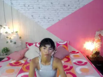 Becky-lynch102  live sex cam