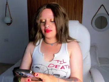 AlaskaDeluxe  live sex cam