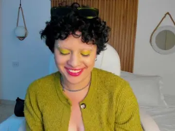 AlaskaDeluxe  live sex cam