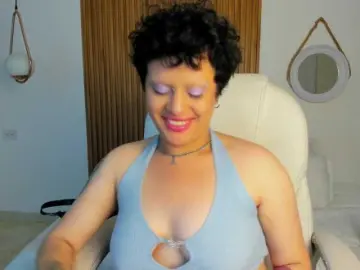 AlaskaDeluxe  live sex cam