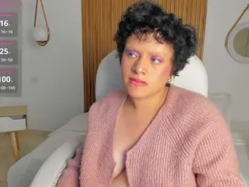 AlaskaDeluxe  live sex cam