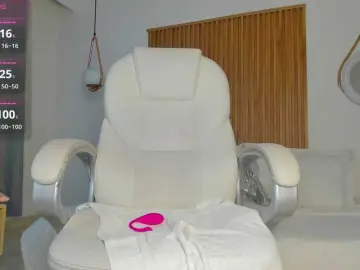 AlaskaDeluxe  live sex cam