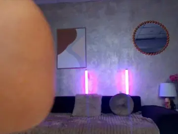 DezireeDoly  live sex cam