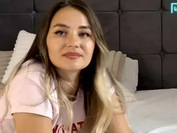 Emmastarseed  live sex cam